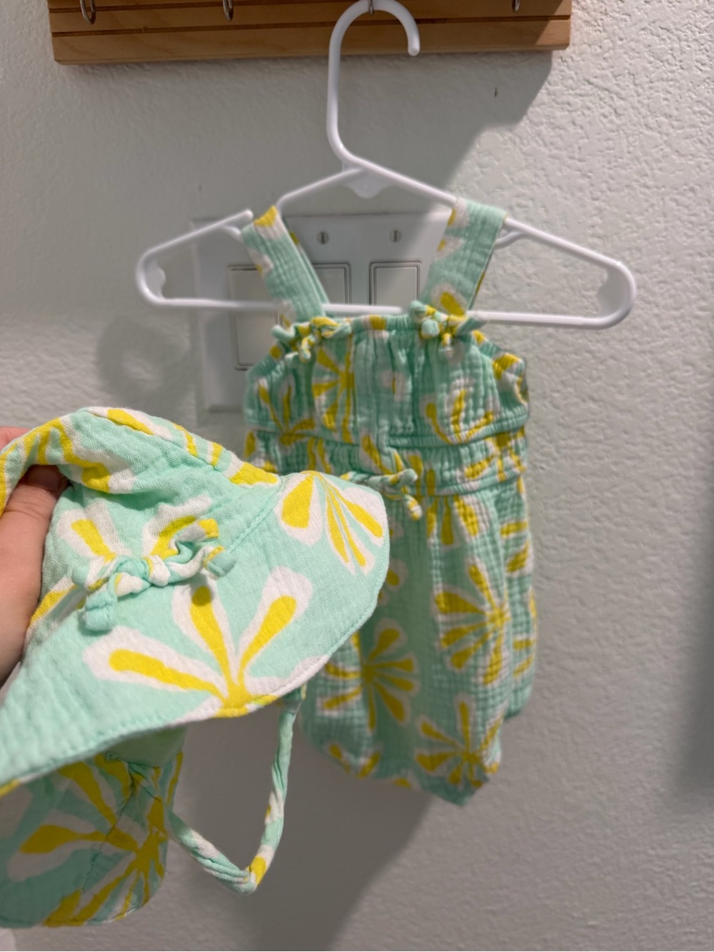 Jessica Simpson Set